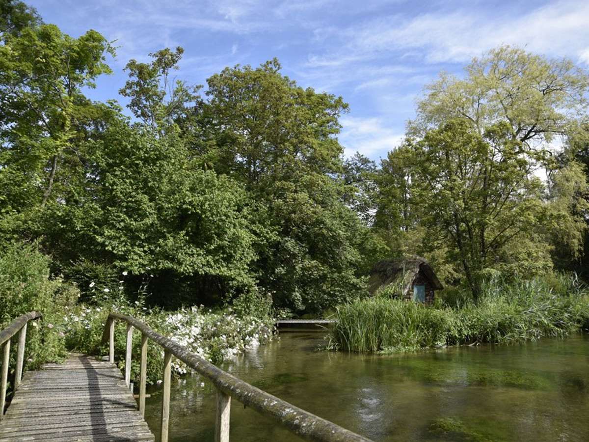 Picture of the river Itchen at Qing Ya Xi